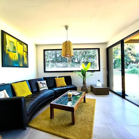 Maison Cube De *